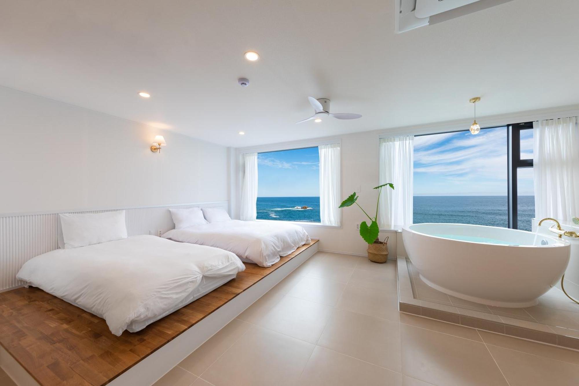 Gangneung Hue Pension Ocean View, Spa, Couple Rom bilde