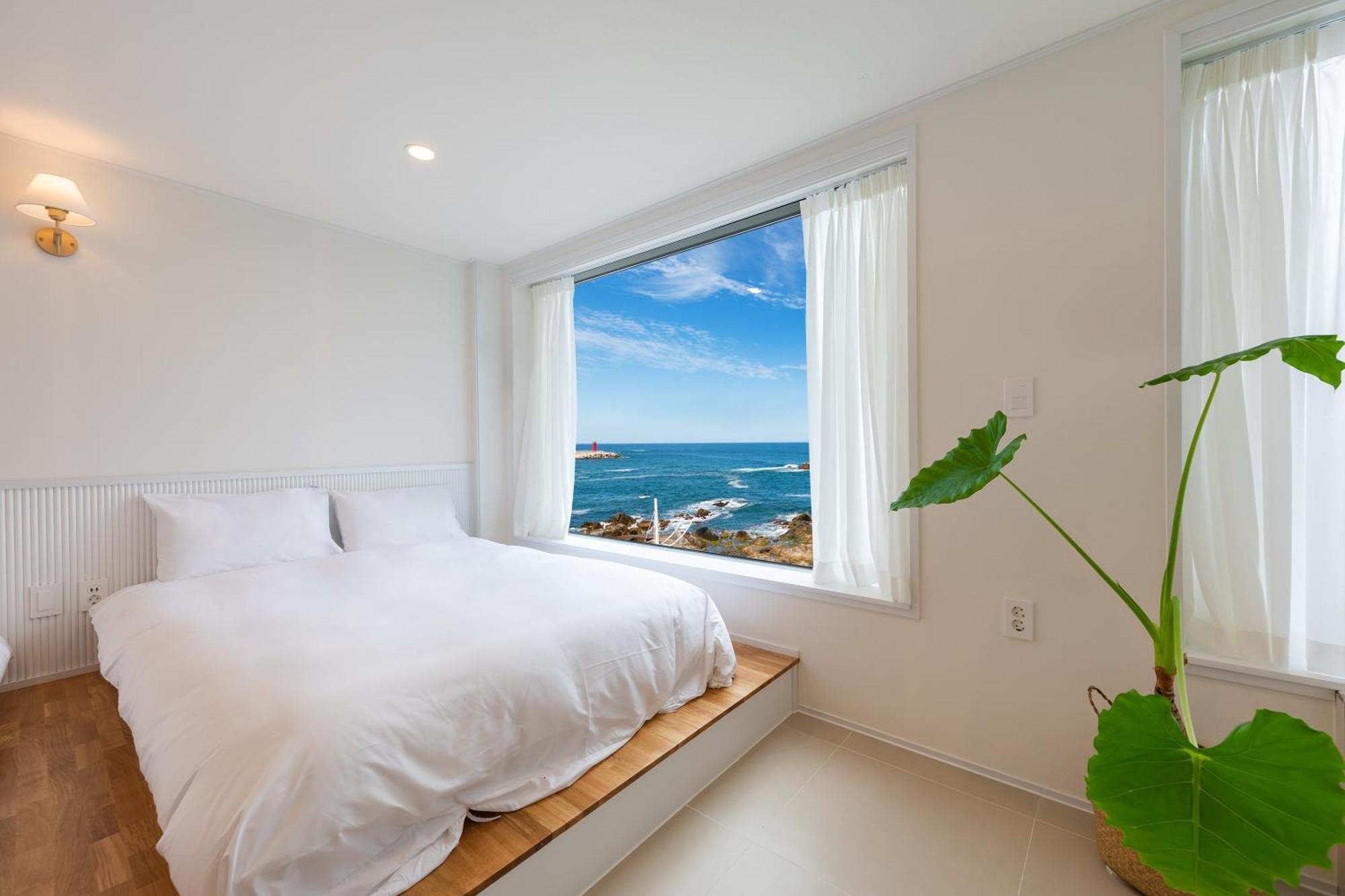 Gangneung Hue Pension Ocean View, Spa, Couple Rom bilde