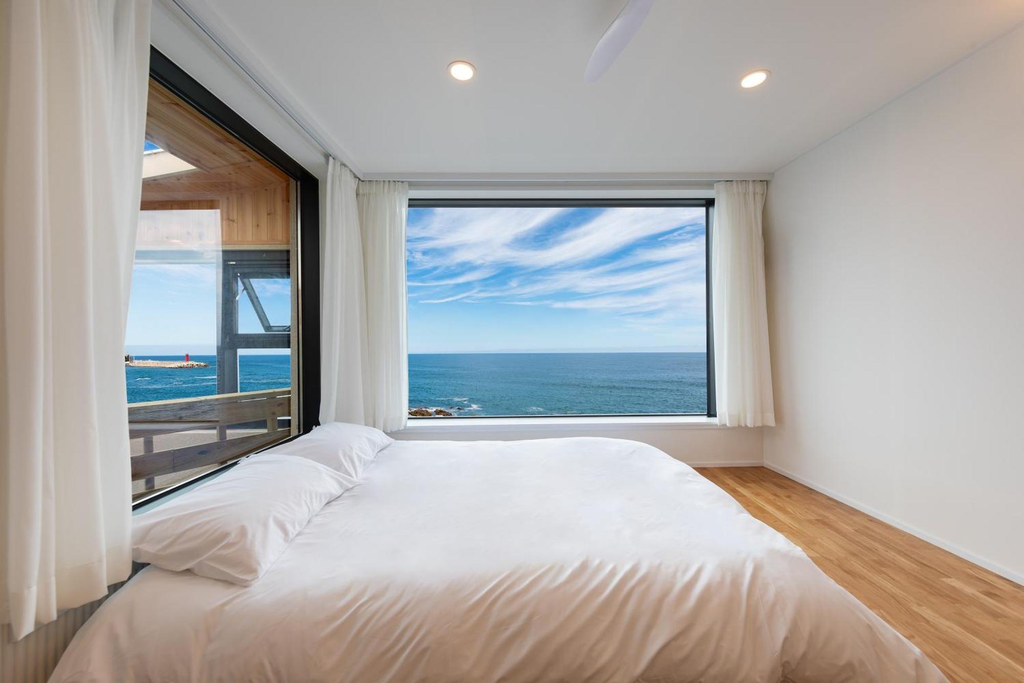 Gangneung Hue Pension Ocean View, Spa, Couple Rom bilde