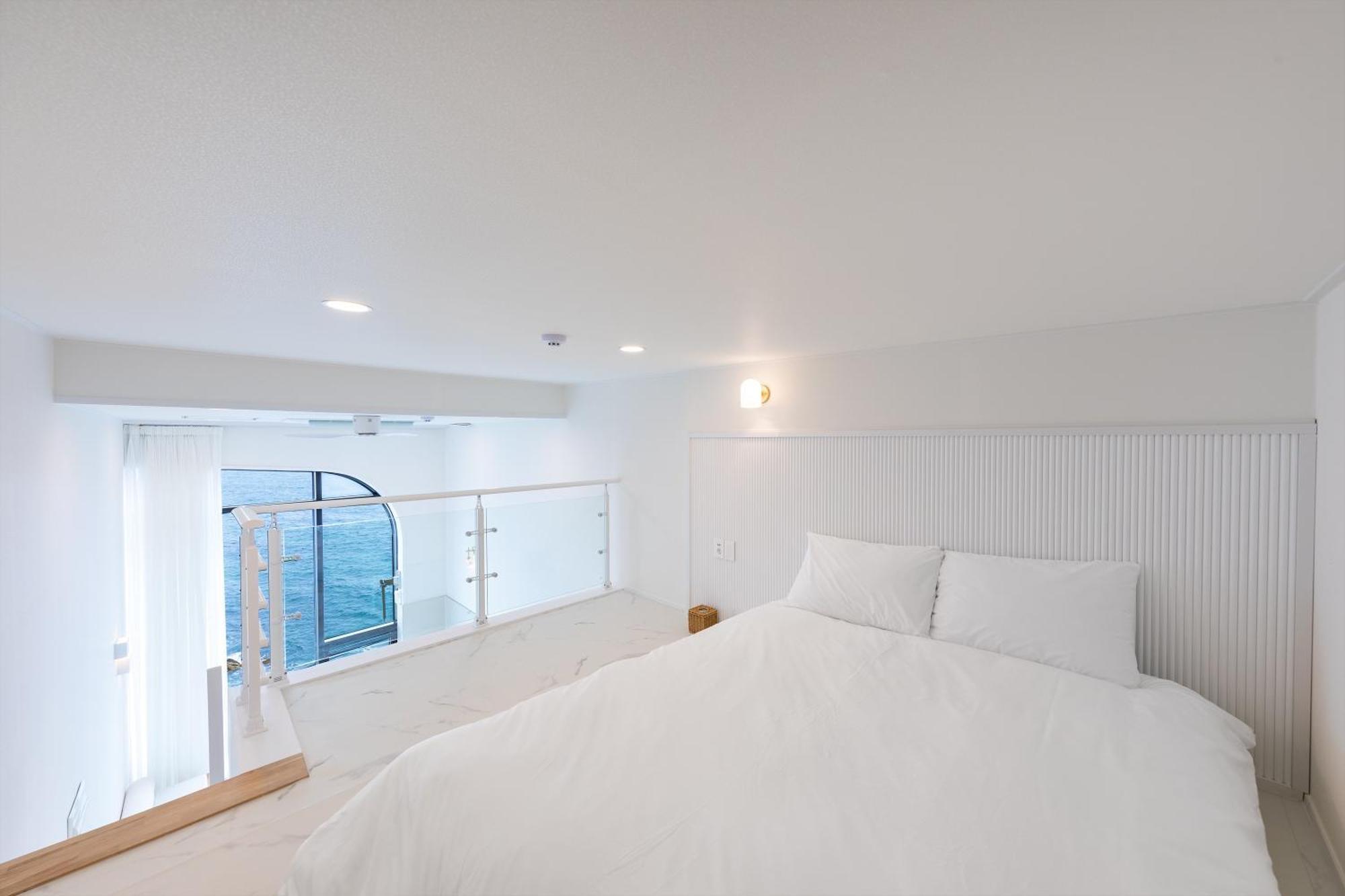 Gangneung Hue Pension Ocean View, Spa, Couple Rom bilde